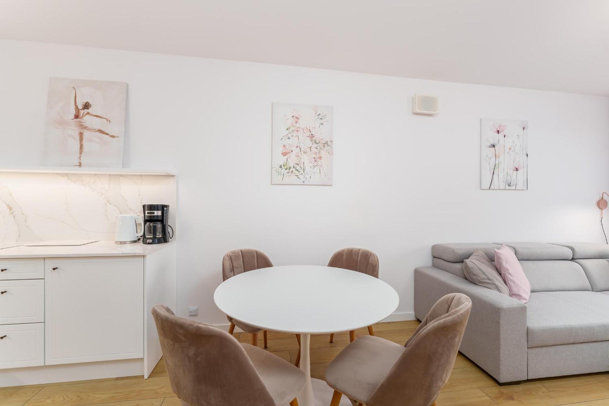 Faro Apartamenty Kasprowicza 20 Basen W Cenie Schwimmbad Im Preis Колобжег Екстериор снимка